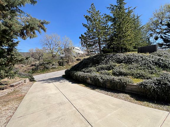 3rd image of 27030 Oakflat Dr