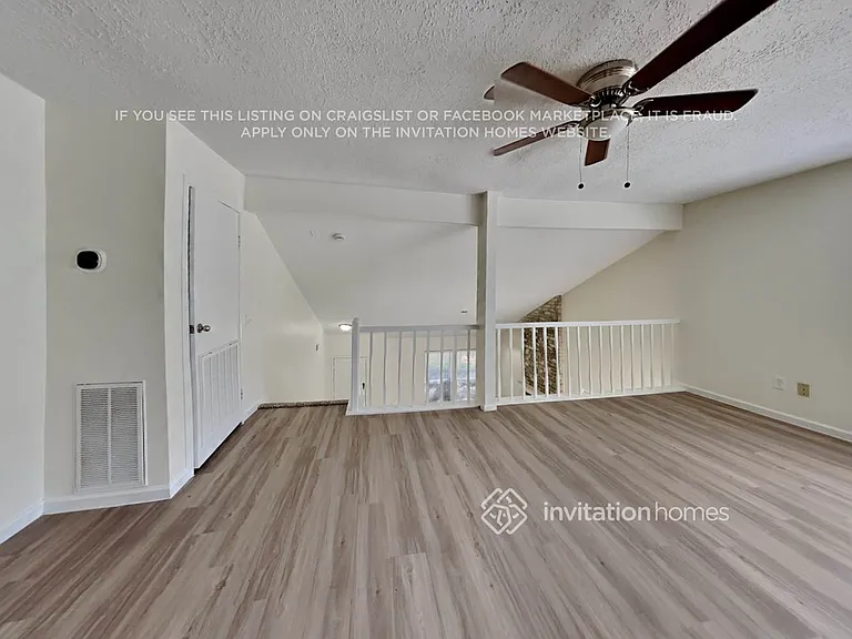 428 Gleneagles Dr — Photo 12