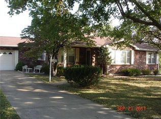 415 E Evergreen St, Desloge, MO 63601