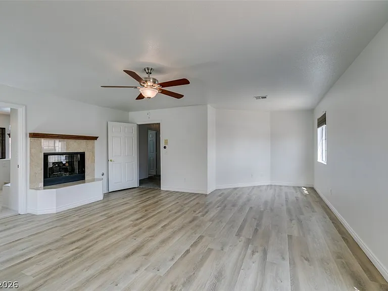 8224 Tivoli Cove Dr — Photo 41
