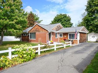 21 S Hampton Rd, Amesbury, MA 01913