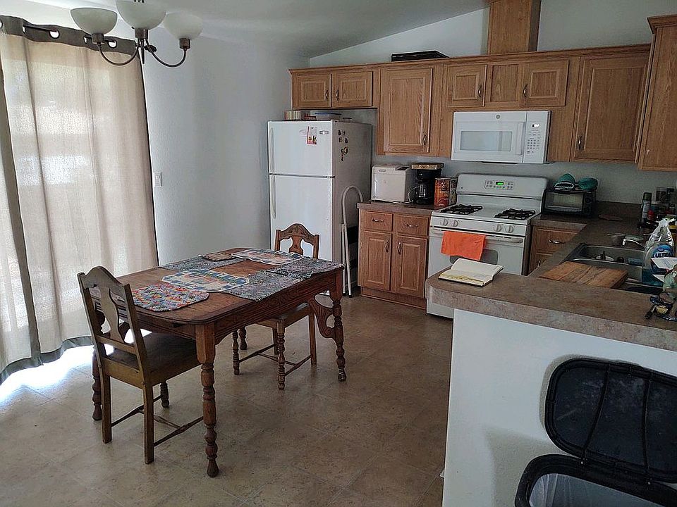 2nd image of 530 S 1st Pl