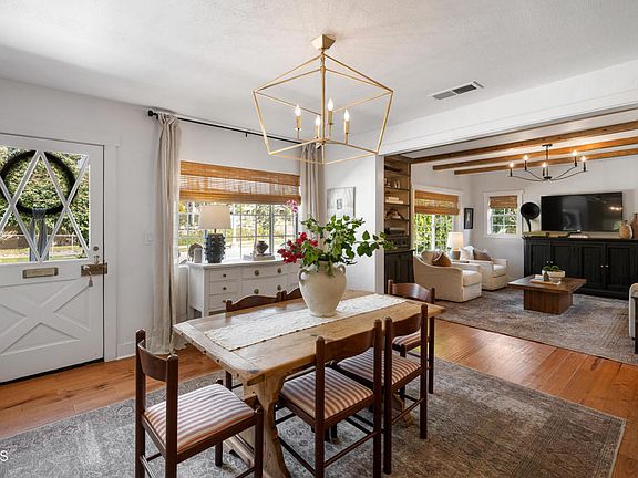 5th image of 640 E Rio Grande St