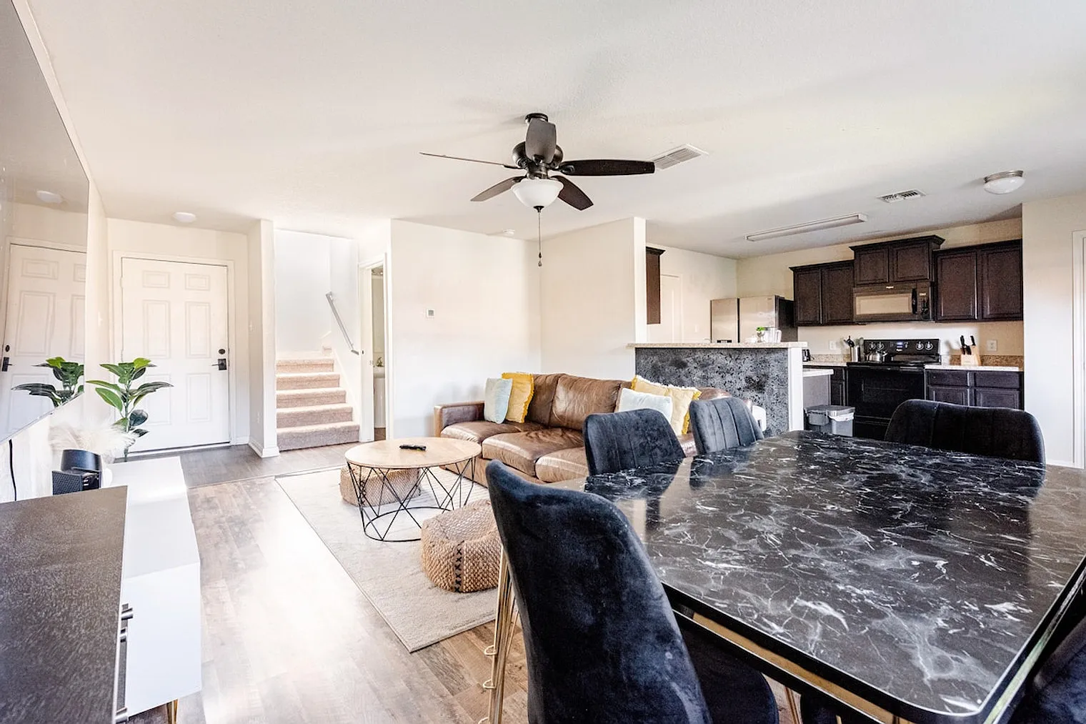 3 bed, 2.5 bath, $3,695 — Photo 3