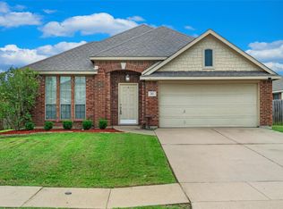 813 Cutting Horse Dr, Mansfield, TX 76063