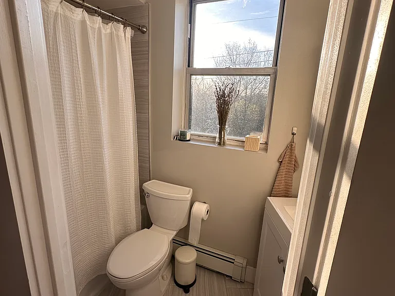 787 Summit Ave #13 — Photo 6