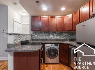 560 W Arlington Pl #607, Chicago, IL 60614
