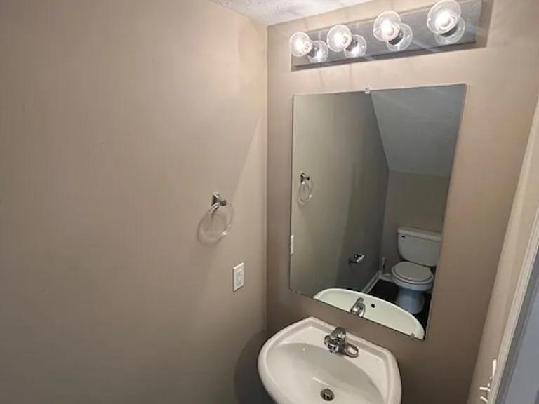 1496 N Kinser Pike — Photo 52
