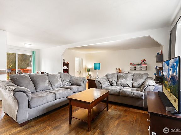 3rd image of 3810 103rd Street NE