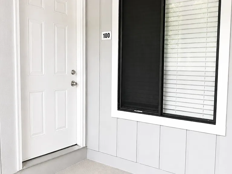 100 Summerwood Dr — Photo 2