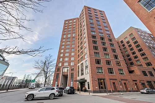 100 Lovejoy Wharf Photo 1