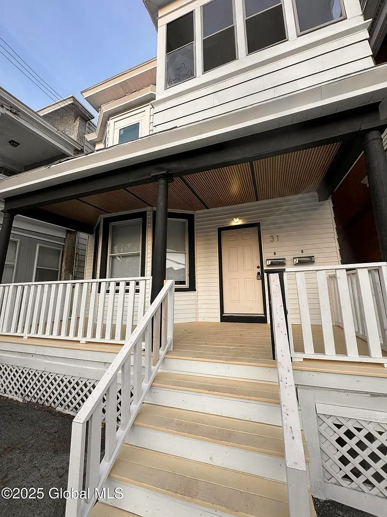 31 Bertha St — Photo 1