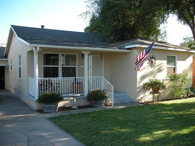 1st image of 2046 W Elmwood Ave