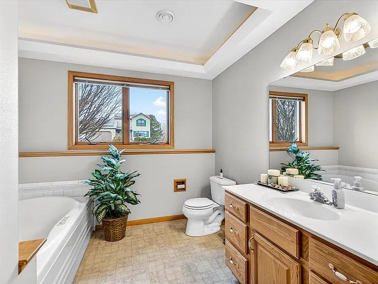 1010 Ganser Dr — Photo 10