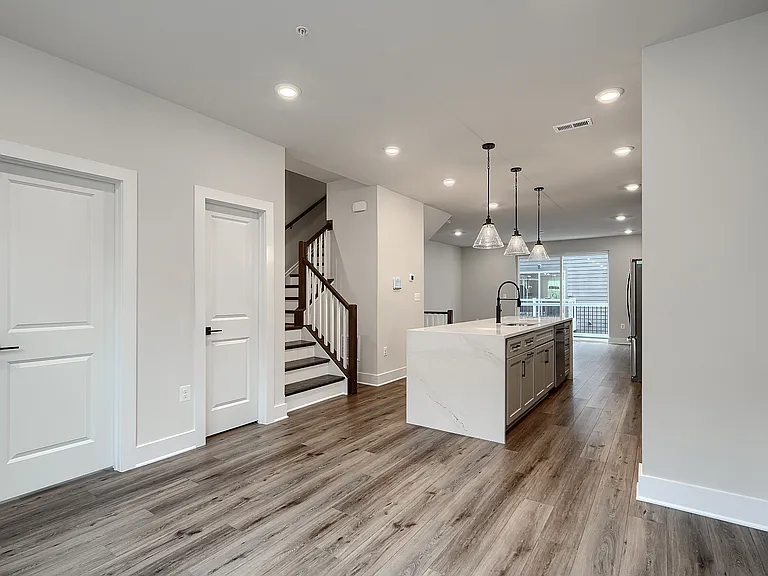 109 Glass Ln — Photo 15