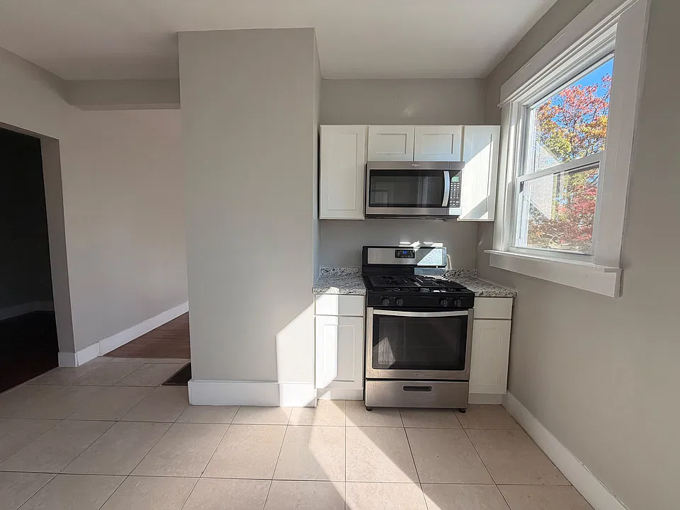 20 Howard Ave #2