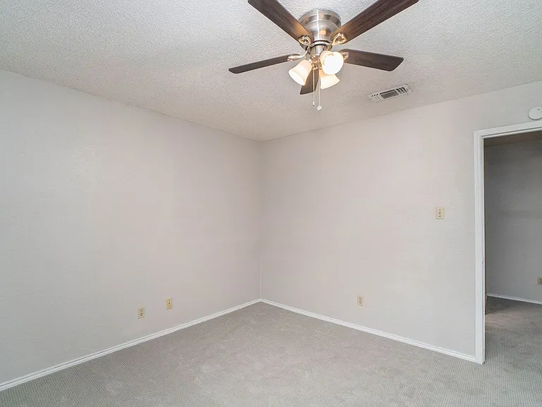 3301 Aurora St #B — Photo 14