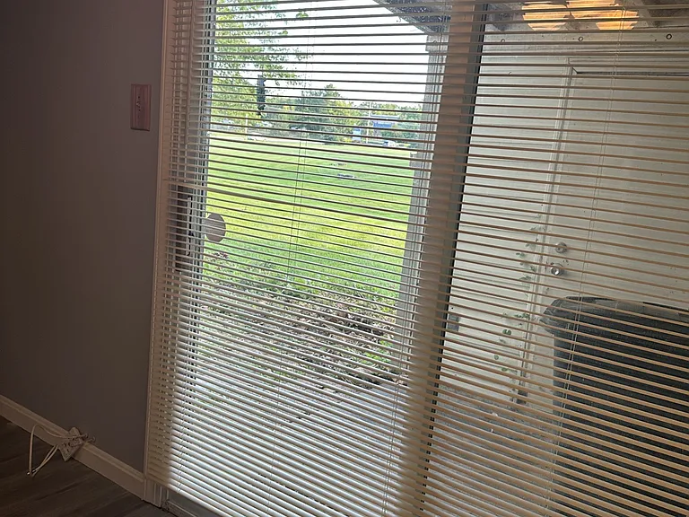 10 King Henry Cir #10 — Photo 5