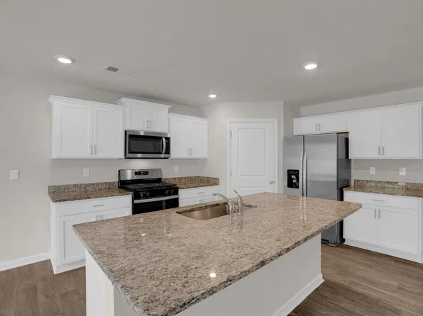 25 Horatio Ln, Lugoff, SC 29078