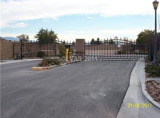 2nd image of 215 Saint Elmo Cir