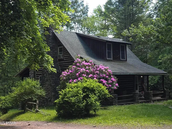 123 Hornet Hill Run Ln, Canadensis, PA 18325