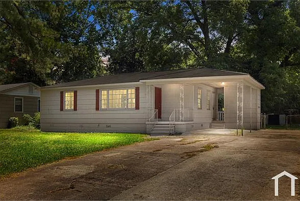 149 Rose Dr — Photo 2