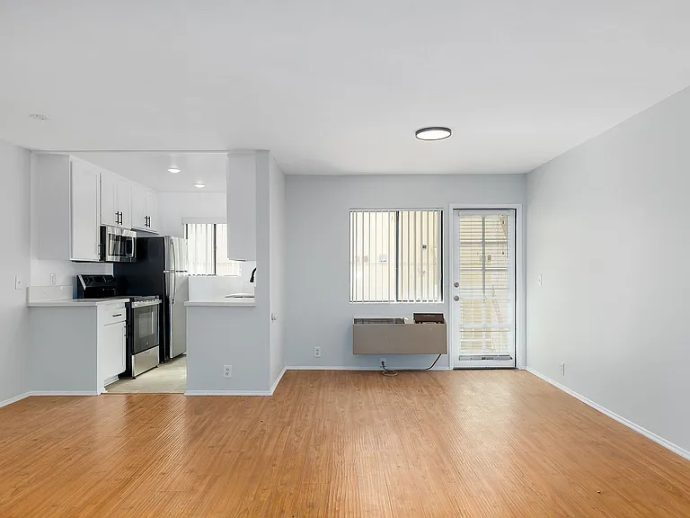 132 Clark Dr — Photo 18