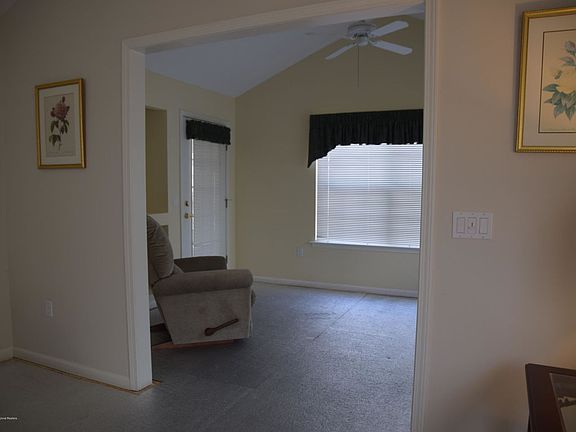 5th image of 3641 Vicari Ave
