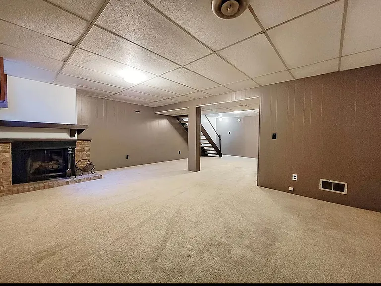 7519 Blackstone Ct — Photo 25