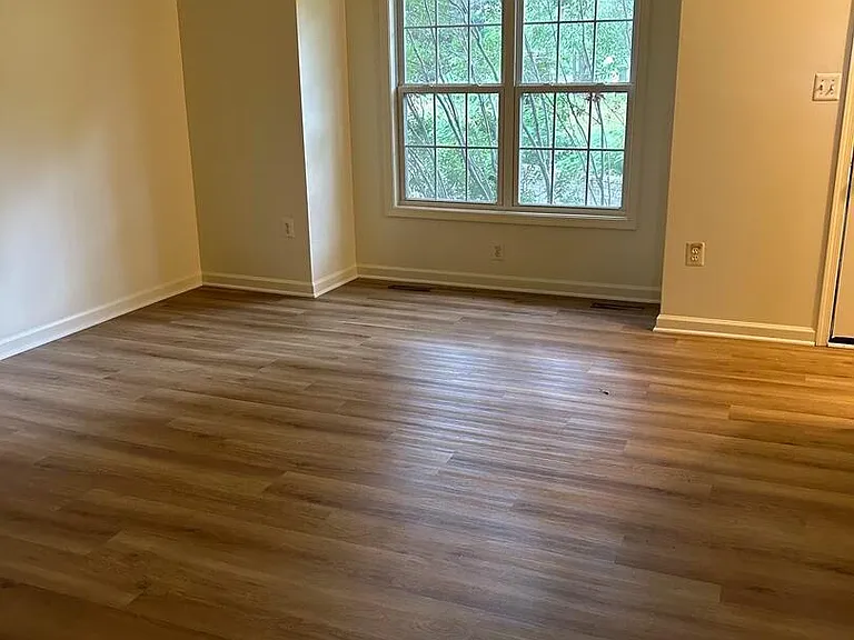 601 Meadowbrook Dr — Photo 4