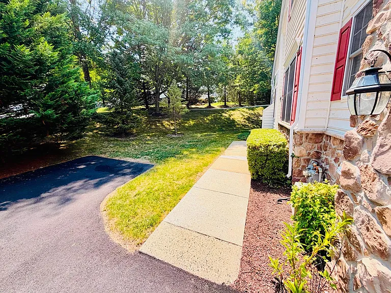 122 Whiteland Hills Cir — Photo 2
