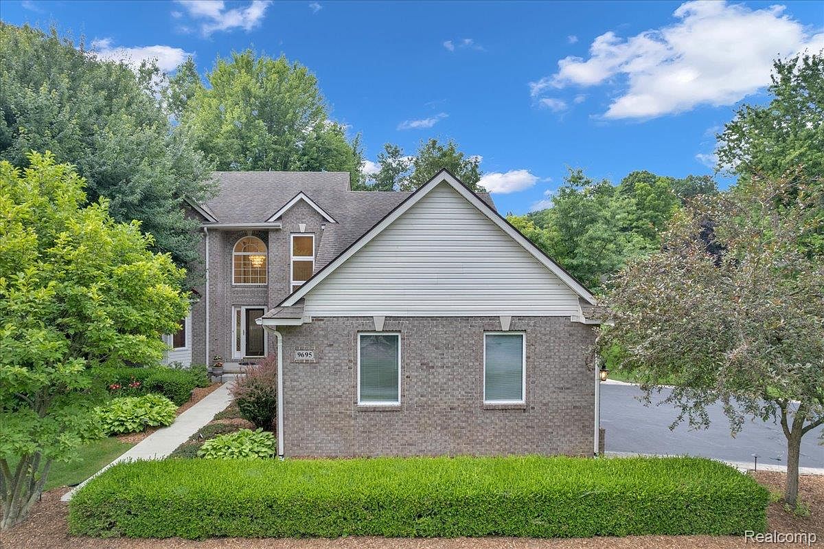 9695 Forest Ridge Dr, Clarkston, MI 48348 | Zillow