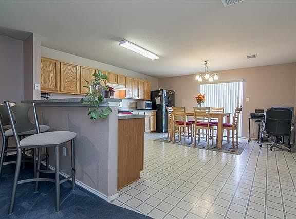 3rd image of 2808 Terrace Dr