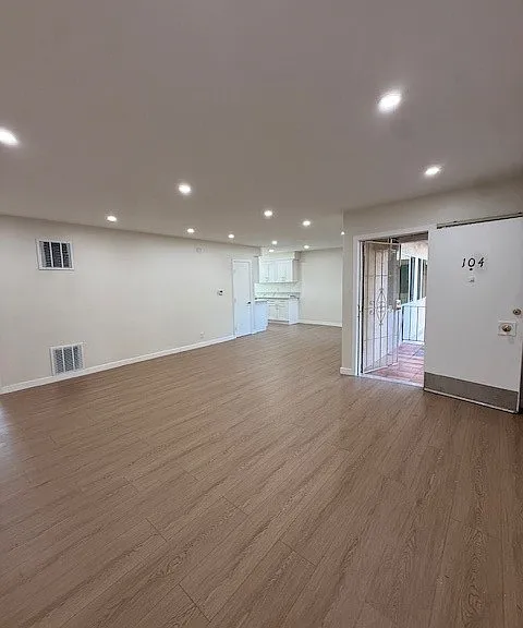1530 E Broadway #104 — Photo 12
