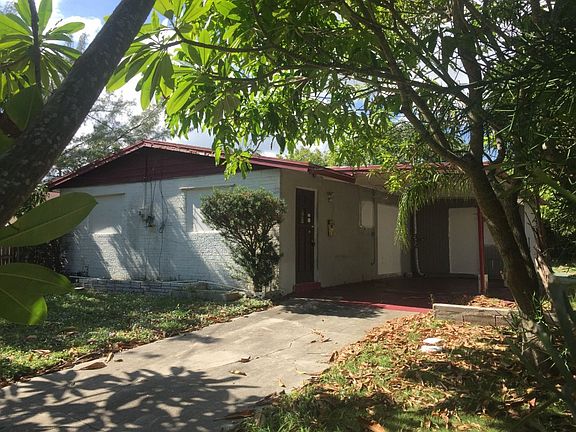 3rd image of 4709 Pinewood Ave