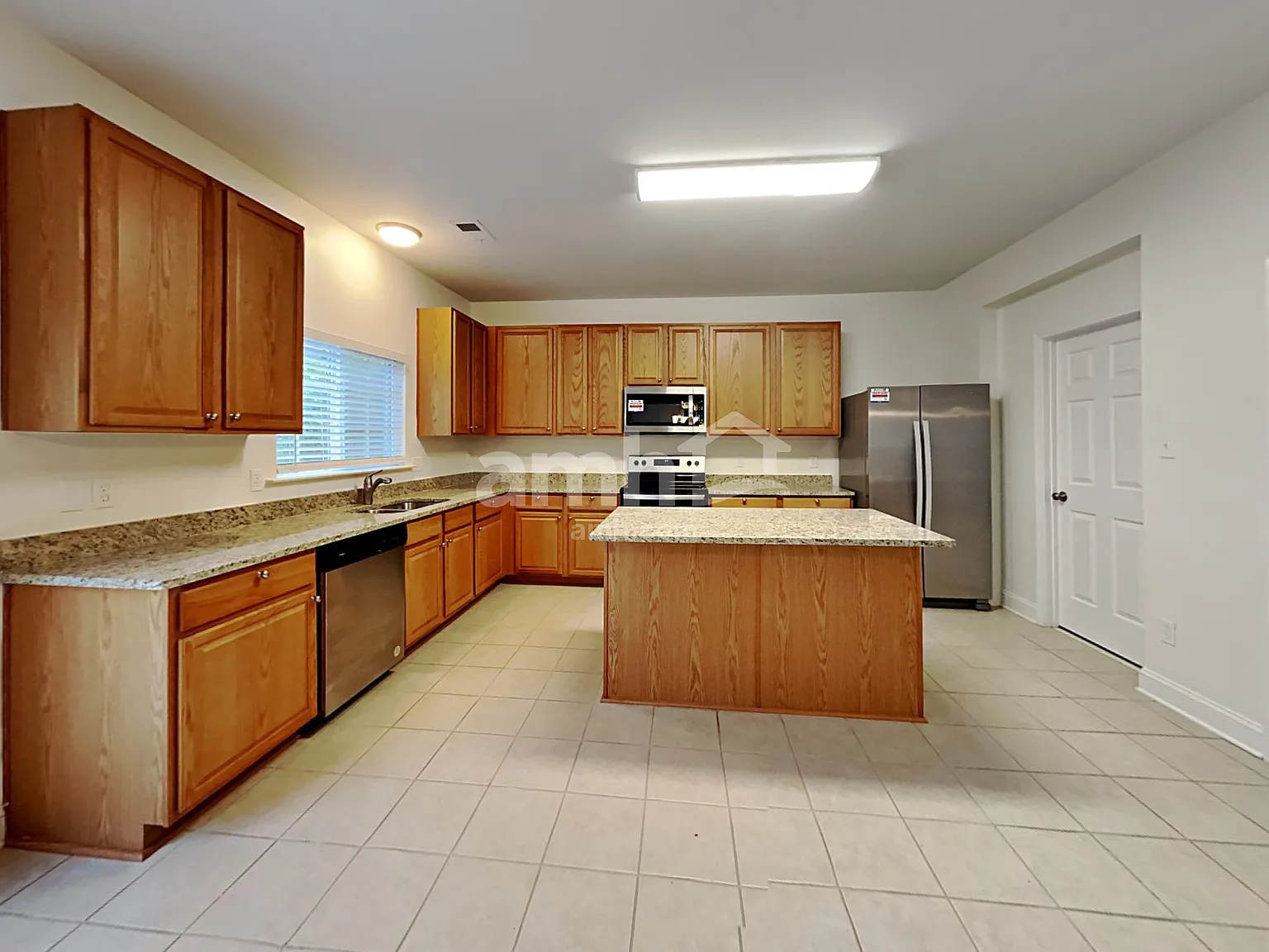 4 bed, 2.5 bath, 2647 sqft, $2,640 — Photo 3