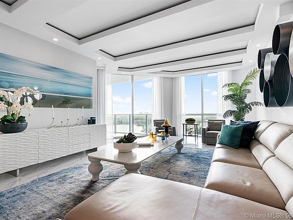 3rd image of 17111 Biscayne Blvd Unit 2106