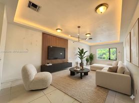 440 E 27th St, Hialeah, FL