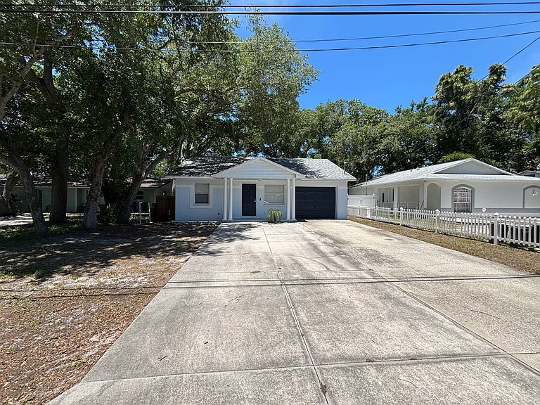 14744 Sunset St — Photo 2