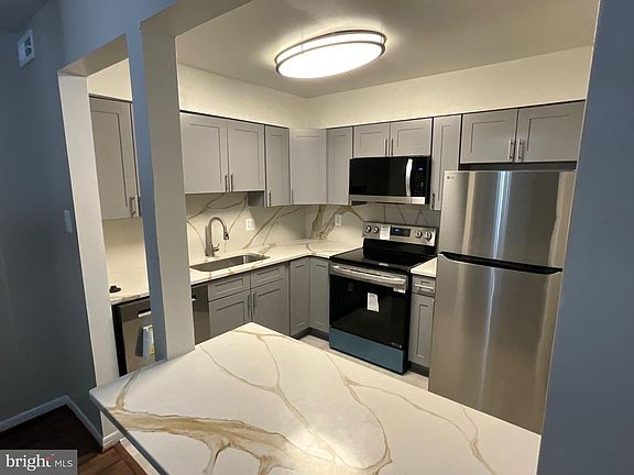 5th image of 10117 Prince Pl APT 102-2B
