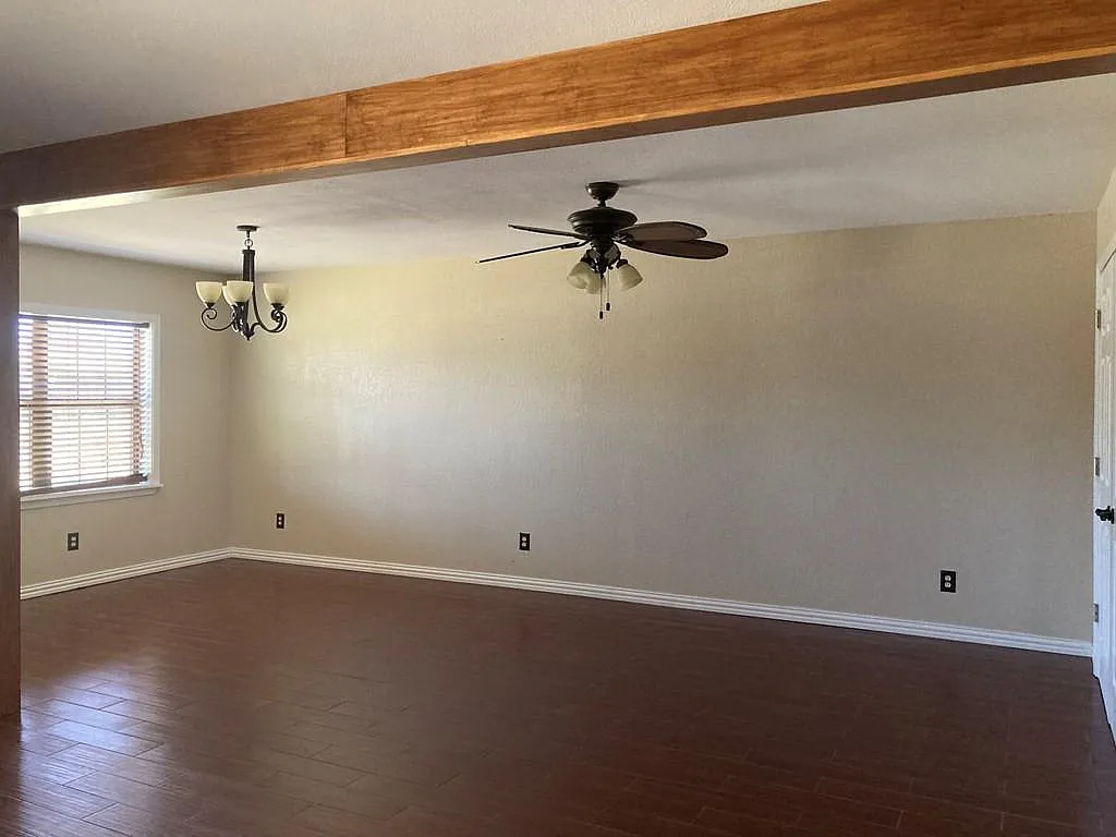 3 bed, 1240 sqft, $1,600 — Photo 2