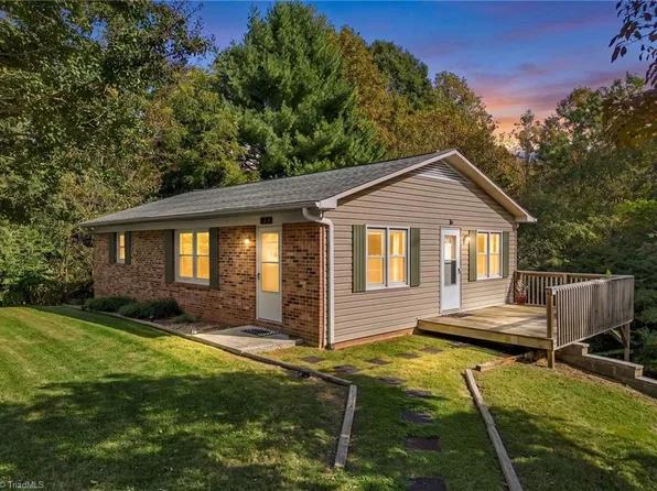 272 Otis Brown Dr, North Wilkesboro, NC 28659