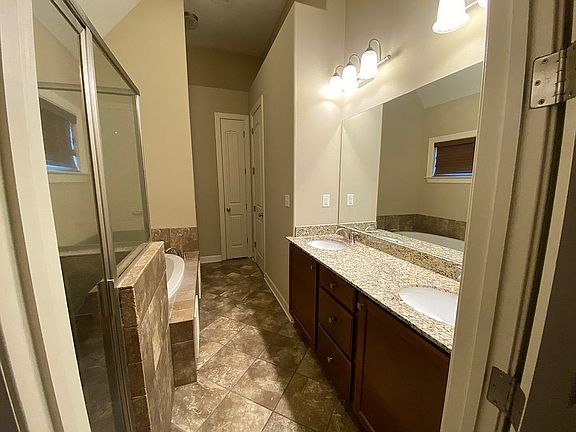 5th image of 2143 Colemont Dr