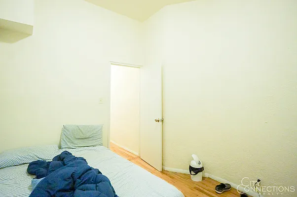 Rented by City Connections Realty | media 19
