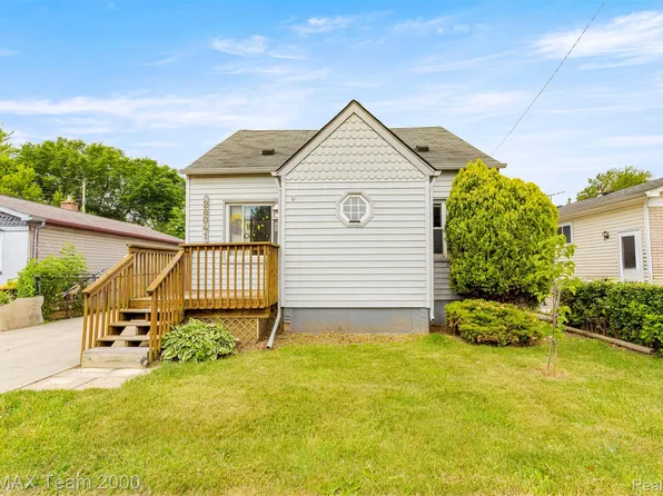 28041 Essex St, Roseville, MI 48066