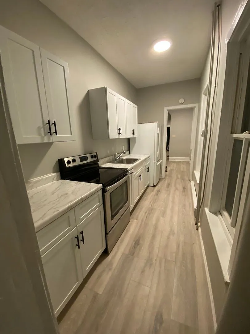 Newly Updated 3 Bedroom Home — Photo 2