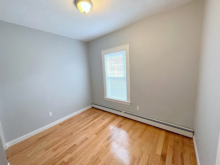 295 Windsor St — Photo 12