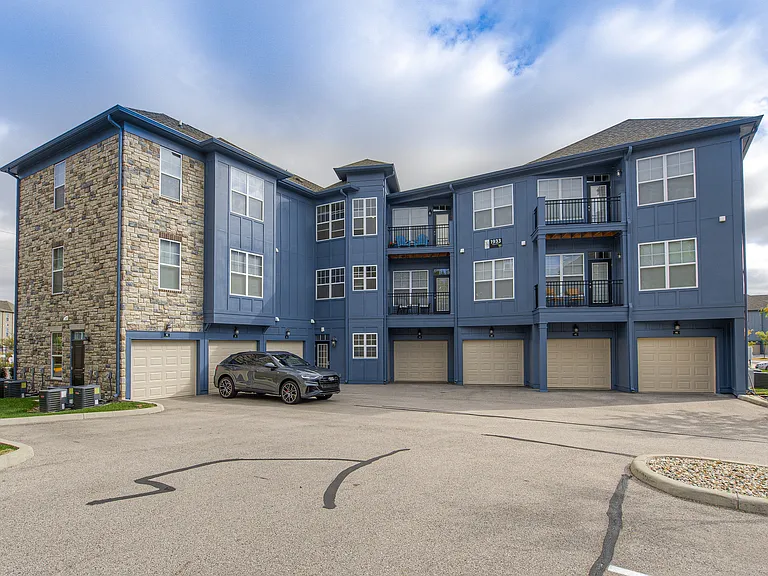 From private balconies to attached garages, our homes at The Ivy offer thoughtful extras you'll appreciate every day.