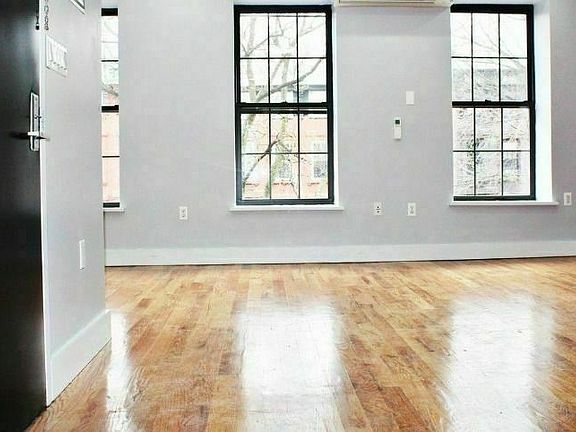 3rd image of 25 Hart St APT 2