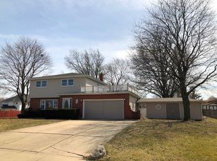 15 W Niagara Ave, Schaumburg, IL 60193